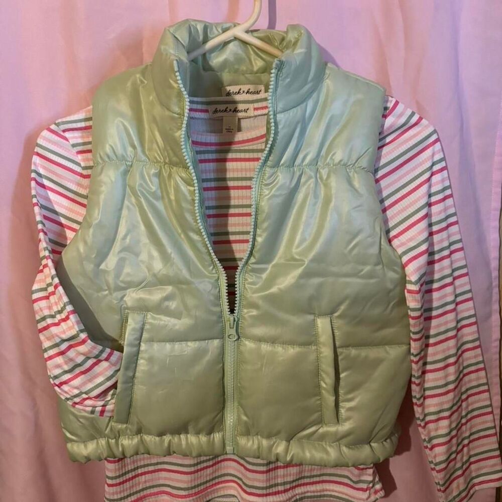 Derek-heart Women's Green Gilet